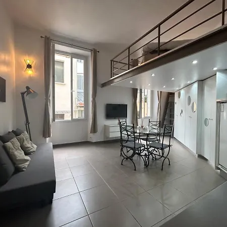 Apartment Centre